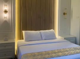 SWISS AVENUE HOTEL، فندق في سونغاي بيتاني