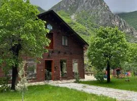 Bujtina Alpine Vanat