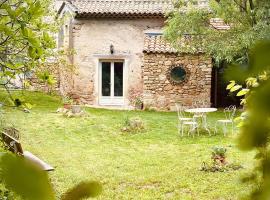 Le mazet du cavalier, готель у місті Puyvert