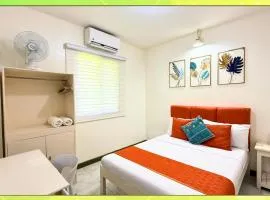 2BR Peaceful Apartment, Near Airport, ideal for 1-5 guests, Free Parking