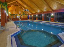 Forest Hills Hotel & Country Club، فندق في فرودشام