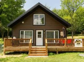 River & Miller Zoo - Louna-Nuage Shack