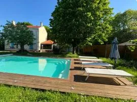 La villa Mireille , maison familiale avec piscine
