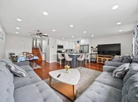 World Cup Stay, Free Driveway Parking, NYC & Metlife Stadium, Newly Renovated, Hotel in Bayonne