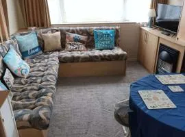 Sunnydale 3-Bed Caravan Sleeps 7 w Beach Access