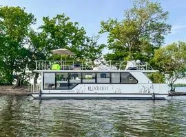 Stunning Ship In Havelsee Ot Kützkow