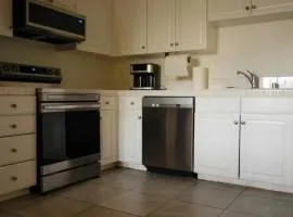 Escondido Urban Stay - Stylish 2BR Apartment