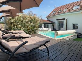 Gîte 6 Personnes proche du parc d'attraction、Monétay-sur-Loireのホテル