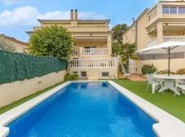 Chalet vacacional en Comarruga con piscina cerca de la playa y check in autónomo