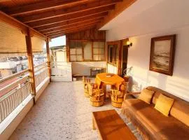 Comfortable House with Large Balcony & Warm Hospitality - Katerini