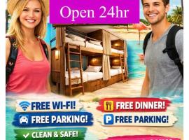 Hola Hostel - Open 24hr FREE DINNER - Under New Management -Shared Common Area-, hotel v Miami