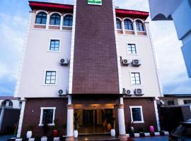 Ralphnest Suite & Lounge Limited, hotell i Otta