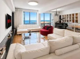 Premium Seafront Suite