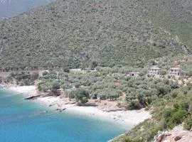 Stunning Home In Astros Arkadias With Wifi