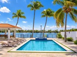 Lake House Oasis heated pool and amazing views!