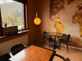Guesthouse Leon - Historic Home Near City Center with Free Parking, Hotel in Tórshavn