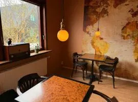 Guesthouse Leon - Historic Home Near City Center with Free Parking