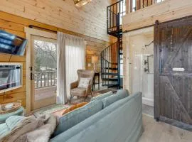 Handcrafted Appalachian Log Cabin, Near Dtwn Boone