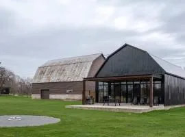 Black Ridge Barn - Minimalist Restored Barn STA 2026-0001