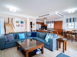 Stunning sea views !, Hotel in Perivolia