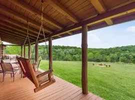Hillside spacious Lodge in the Heart of Hocking