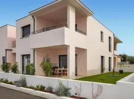 2 Bedroom Amazing Apartment In Folelli