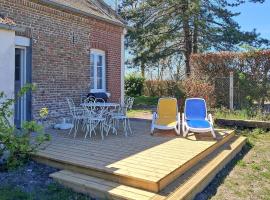2 Bedroom Pet Friendly Home In Ponthoile, hotel i Ponthoile