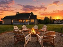 Spacious Buckner Retreat Theater & Game Room