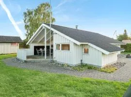 Stunning Home In Strøby With Wifi