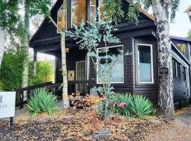 Stunning Victorian Home 6th Ave unbeatable area