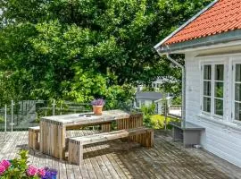 Amazing Home In Lindesnes With Wifi