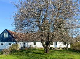 5 Bedroom Awesome Home In Simrishamn, hotel en Simrishamn