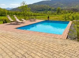 Gorgeous Home In Buzim