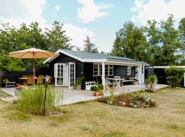 Renovated House With Charm And Outdoor Shower, hotel Halsban