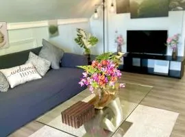 Elizabeth 2BR Kitchenette Minutes from Airport