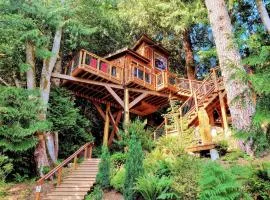 Owl's Perch Treehouse