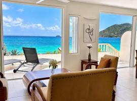 Unmatched Oceanfront Living in Grand Case, unique appt in grand case beach, perfect for families, hotel i Grand Case