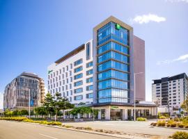 Holiday Inn & Suites Sunshine Coast by IHG, hotel em Maroochydore