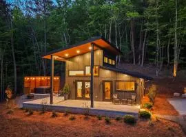 Cabin in Dahlonega - Timber and Stone - Ridgewalk - Mountain VIEW - Close to Wineries - Family and Private