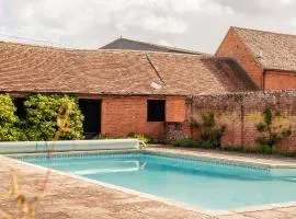 Stunning Five Bedroom Home Near Tewkesbury