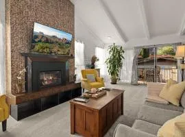 Red Rock Retreat with 360 Panoramic Views & Steps to Uptown Shops