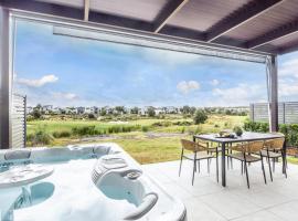 Magenta Dunes a 3BR lux golf retreat w/ Spa & Resort facilities, hotel a Magenta