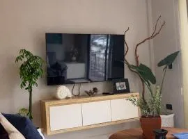 Apartment with King Bed & Pool Near Airport