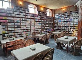 Bandal Book & Stay، فندق في سوكشو