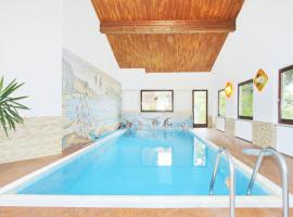 Apartment in Latsch with Indoor Pool & Garden, hotel di Laces