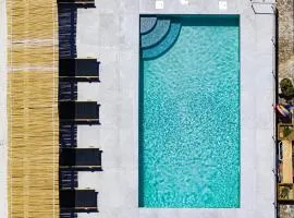 Birds Villa Apartments with Heated Pool - Including Car and Breakfast