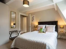 Spacious city-centre apartment in Bath