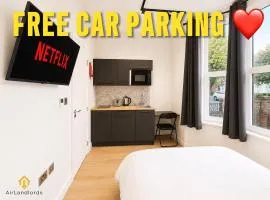 Central Studio in the Heart of Hounslow!