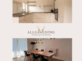 Allgäu Ferienhaus 5 Apartments mit Sauna,Balkon, Garten und Privatparkplatz, hotelli kohteessa Blaichach