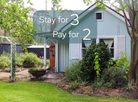 The Old Cottage - Country Couples Retreat, Hotel in Tomerong